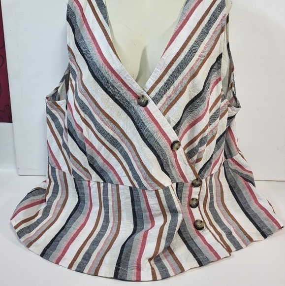 NWT Love & Legend Patterned Blouse - Picture 2 of 8